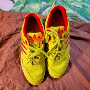 Adidas bright and right